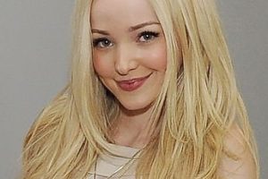 Dove Cameron – Long Layered Hairstyle – AOL Build