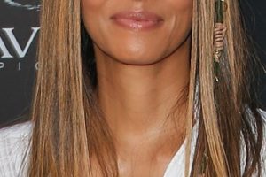 Halle Berry – Long Straight Hairstyle with Bling – “Kidnap” Los Angeles Premiere