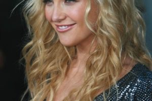 Kate Hudson – Boho Chic Hairstyle – “You, Me and Dupree” Movie Premiere