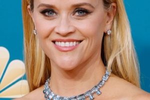 Reese Witherspoon’s Long Straight Hairstyle (2022) – 74th Annual Primetime Emmy Awards