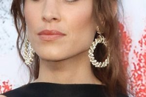 Alexa Chung – Ponytail – The Serpentine Summer Party