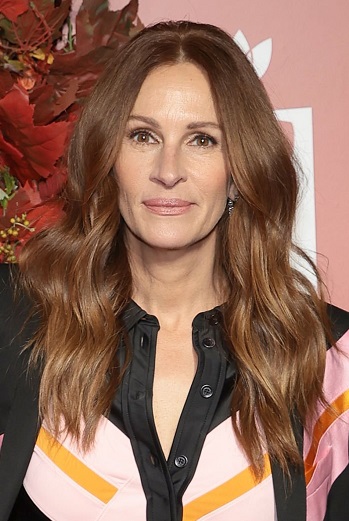 Julia Roberts' Long Curled Hairstyle - [Hairstylist: Serge Normant] - 20220929