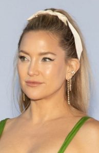 Kate Hudson's Adorably Chic Half Up Half Down Hairstyle - [Hairstylist: Gregory Russell] - 20221006