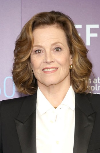 Sigourney Weaver - Medium Length Curled Hairstyle - [Hairstylist: Serge Normant] - 20221001