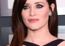 Claire Foy – Long Straight Deep Side Part Hairstyle (2022) – Academy of Motion Picture Arts and Sciences 13th Annual Governors Awards
