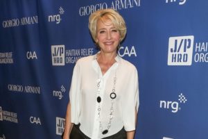 (31+) Emma Thompson Hairstyles & Haircuts – Now & Then
