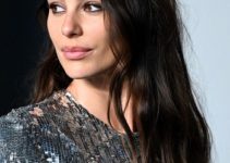 Camila Morrone – Long Beach Waves Hairstyle (2022) – 2022 Vanity Fair Oscar Party