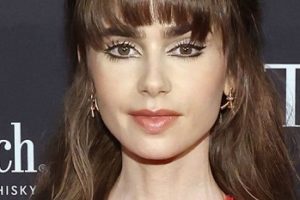 Lily Collins – Half Up Half Down Hairstyle (2022) Channeling Audrey Hepburn