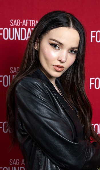 Dove Cameron - Long Straight Hairstyle (2023) - 20230415