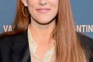 Riley Keough – Long Straight Hairstyle/Arch Bangs (2022) – Vacheron Constantin Celebrates the Anatomy of Beauty