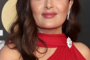 Celebrity Hairstylist Tips: Salma Hayek’s Hairstylist Shares Secret to Elegant Glossy Hairstyle