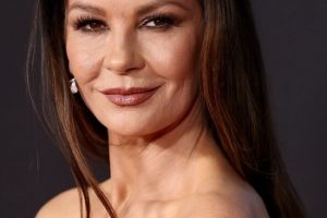 Catherine Zeta-Jones – Long Straight Hairstyle (2023) – Marvel Studios’ “Ant-Man And The Wasp: Quantumania” Los Angeles Premiere