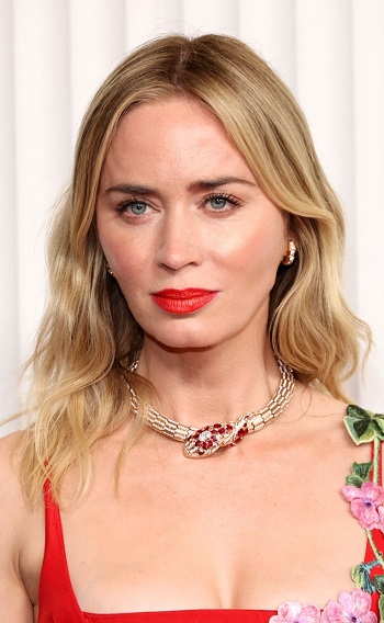 Emily Blunt - Medium Length Curled Hairstyle (2023) - [Hairstylist: Lani Reeves] - 20230226