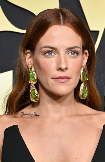 Riley Keough - Long Wavy Hairstyle (2023) - [Hairstylist: Gregory Russell] - 20230223