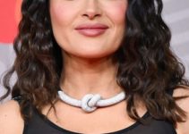 Salma Hayek – Long Curled Hairstyle (2023) – The BRIT Awards 2023