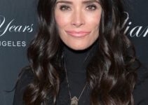 Abigail Spencer – Long Curled Hairstyle (2023) – Kilian Paris GRAMMY Party