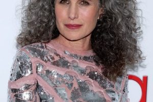 Andie MacDowell – Long Curly Hairstyle (2023) – 8th Annual Hollywood Beauty Awards
