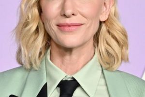 Cate Blanchett – Medium Length Curled Hairstyle (2023) – Green Carpet Fashion Awards