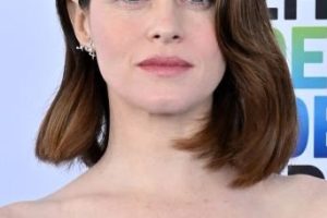 Claire Foy – Romantic Soft Waves Hairstyle – 2023 Film Independent Spirit Awards