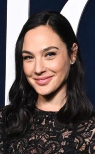 Gal Gadot - Medium Length Curled Hairstyle (2023) - [Hairstylist: Peter Lux] - 20230228