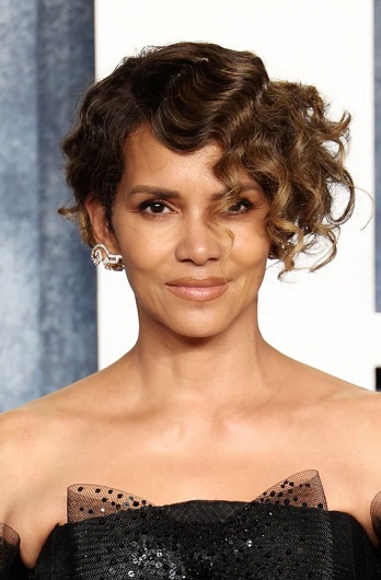 Halle Berry Shows Off Stylish New Razor Haircut