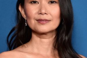 Hong Chau – Long Curled Hairstyle (2023) – 37th Annual American Society of Cinematographers