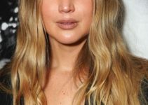 Jennifer Lawrence – Long Beachy Waves Hairstyle (2023) – W Magazine’s Annual Best Performances Party