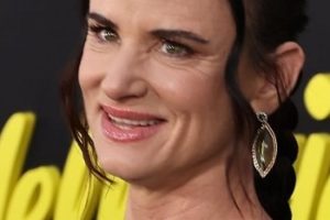 Juliette Lewis – Long Braided Hairstyle (2023) – Showtime’s “Yellowjackets” Season Two Premiere