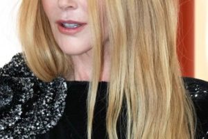 Nicole Kidman – Long Straight Hairstyle (2023) – 95th Annual Academy Awards
