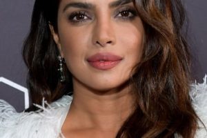 Priyanka Chopra – Long Curled Hairstyle (2023) – 2nd Annual South Asian Excellence Pre-Oscars Celebration