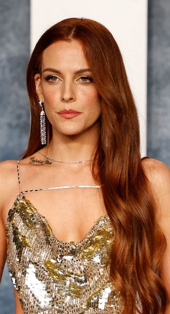 Riley Keough - Long Curled Hairstyle (2023) - [Hairstylist: Mark Townsend] - 20230312