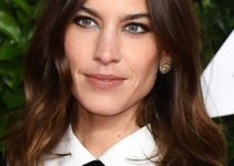 Alexa Chung – Long Curled Hairstyle – The Fashion Awards 2019