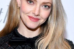 Amanda Seyfried – Lush Long Straight Hairstyle – “A Mouthful Of Air” Special Screening