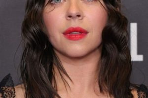 Bel Powley – Romantic Finger Waves Hairstyle (2023) – National Geographic’s “A Small Light” UK Premiere