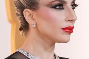 Lady Gaga – Classic French Braid Updo (2023) – 95th Annual Academy Awards