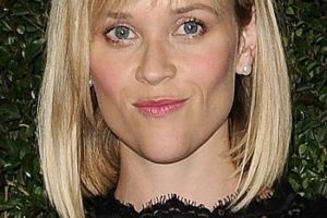 Reese Witherspoon – Shoulder Length Straight Hairstyle/Bangs – Chanel Dinner