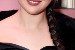 Selena Gomez – Sleek Long Braided Hairstyle (2023) – Rare Beauty’s Soft Pinch Tinted Lip Oil Collection Launch