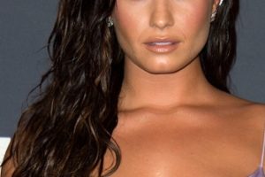 Demi Lovato – Long Beach Waves Hairstyle – 3rd Annual InStyle Awards