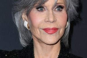 Jane Fonda – Gray Short Layered Haircut (2023) – Homeboy Industries’ 2023 Lo Maximo Awards