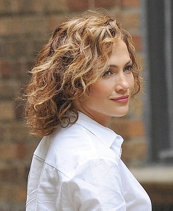 Jennifer Lopez - Medium Length Curly Hair - 20150708