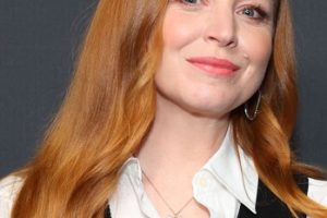Lauren Ambrose – Soft Long Straight Hairstyle (2023) – Showtime’s “Yellowjackets” Emmy FYC Event