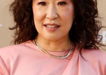 Sandra Oh – Long Curly Hairstyle (2023) – Second Annual Gold Gala