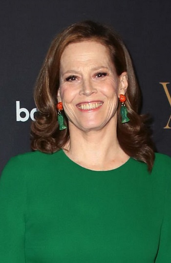 Sigourney Weaver - Long Curled Hairstyle - 20181118