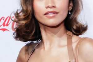 Zendaya – Shoulder Length Curled Hairstyle (2023) – CinemaCon Big Screen Achievement Awards 2023