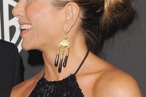 Jennifer Aniston – Elegant Chignon Updo – 16th Annual Warner Bros. And InStyle Post-Golden Globe Party
