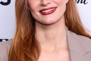 Jessica Chastain – Long Curled Hairstyle (2023) – 76th Annual Tony Awards Meet The Nominees Press Event