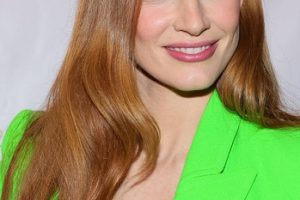 Jessica Chastain – Shiny Long Curled Hairstyle (2023) – Drama Desk Awards