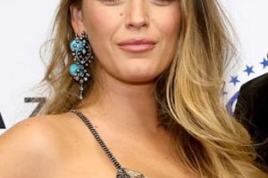 Blake Lively – Long Curled Hairstyle (2022) – 36th Annual American Cinematheque Awards