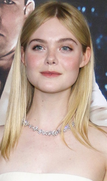 Elle Fanning - Long Center Part Hairstyle - 20170109