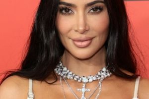 Kim Kardashian – Long Straight Hairstyle (2023) – TIME100 Gala